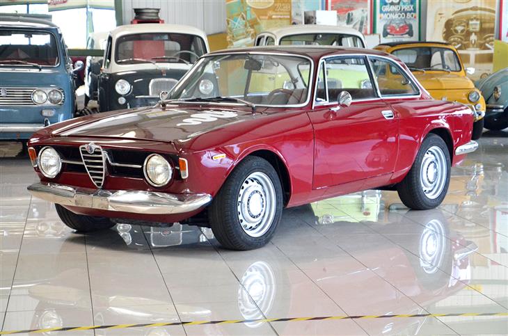 Classic 1970 Alfa Romeo 1300 Gt Junior Stepnose For Sale Classic Sports Car Ref Cahors