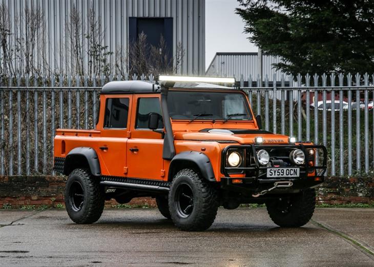 Land rover defender 2009